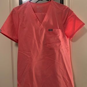 Figs Casma three pocket top